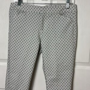 CROSBY Gray and White Patterned Cropped Ankle Pants size 6 Cotton stretch